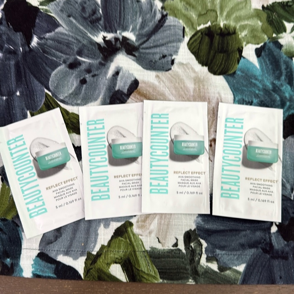 NEW Beautycounter Reflect Effect AHA Smoothing Facial Mask sample sizes​